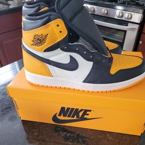 NIKE NEW MENS SIZE 8 TAXI